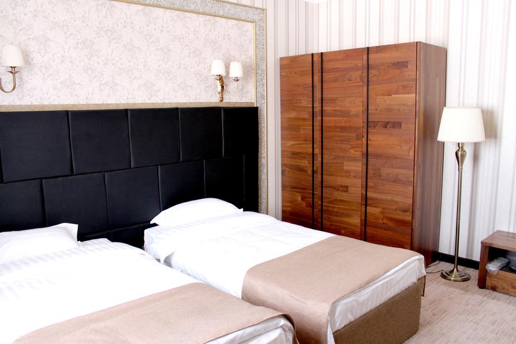 Astor Hotel & Spa Bishkek Exteriör bild