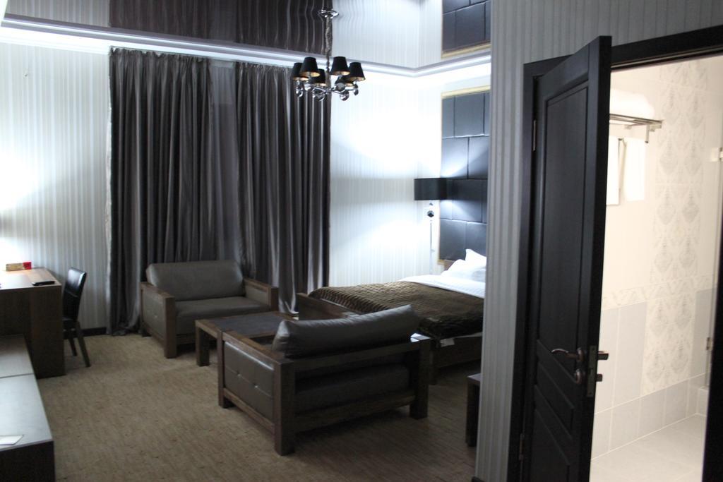 Astor Hotel & Spa Bishkek Exteriör bild
